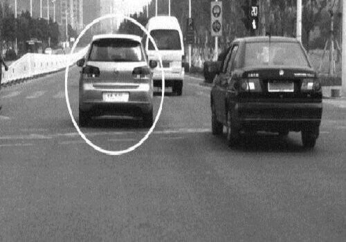 [南京调查公司]徐帆带18岁养女登上封面杂志，女儿长相引热议，太像养父冯小刚了